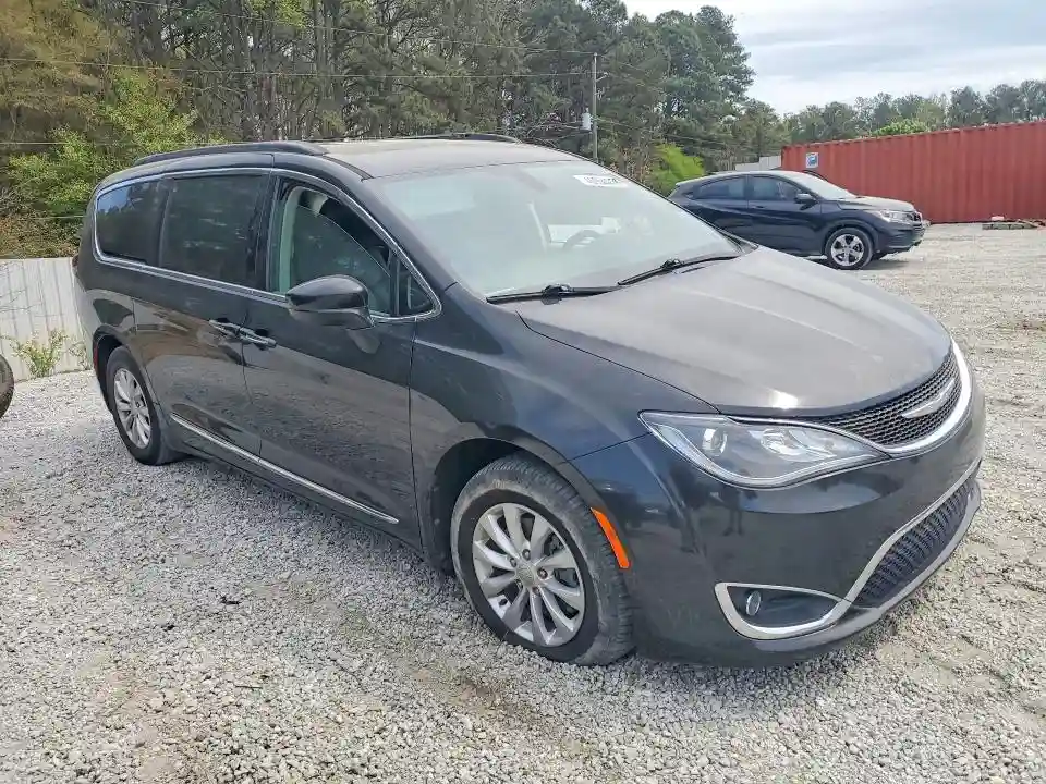 2C4RC1BGXHR584360 2017 CHRYSLER PACIFICA-3