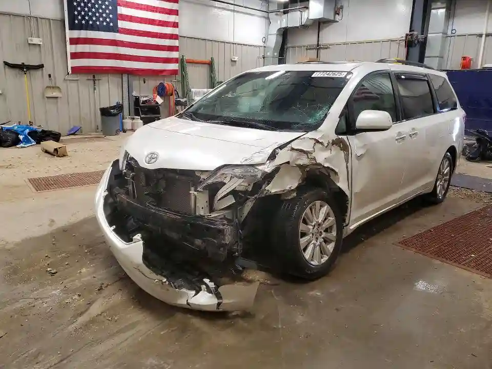 5TDDK3DC5FS097820 2015 TOYOTA SIENNA-0