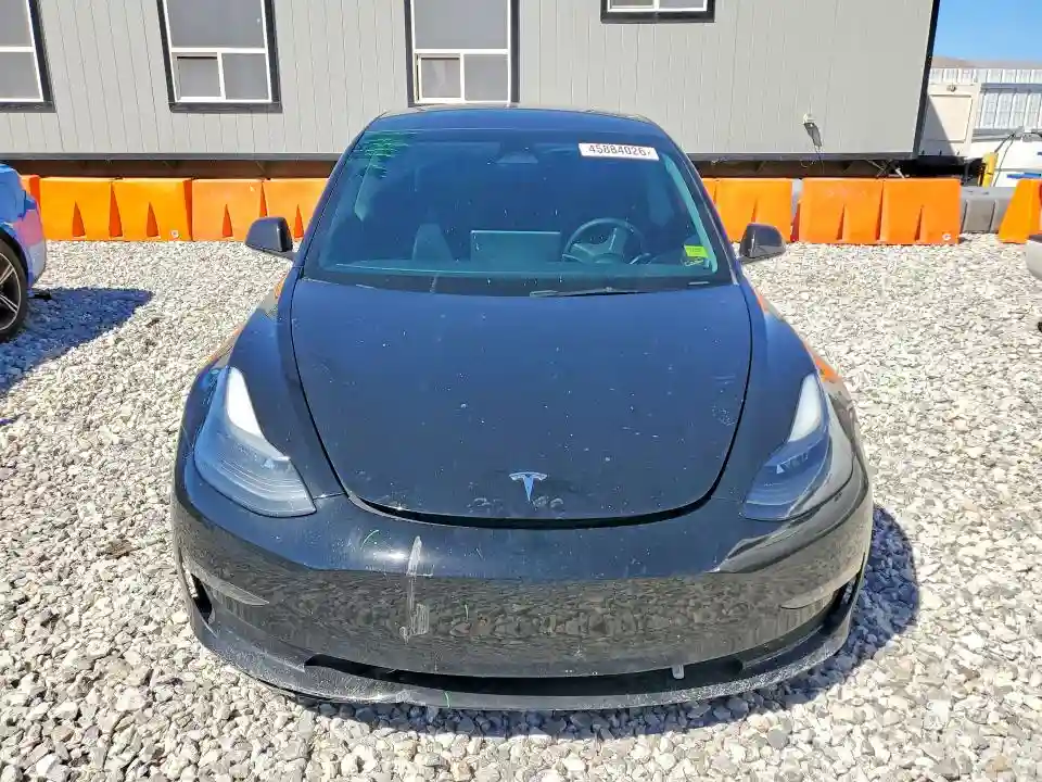 5YJ3E1EC8PF518179 2023 TESLA MODEL 3-4