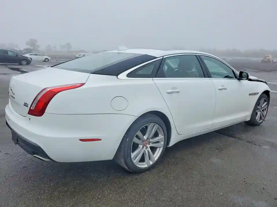 SAJWJ2GD5H8W08719 2017 JAGUAR XJ-2