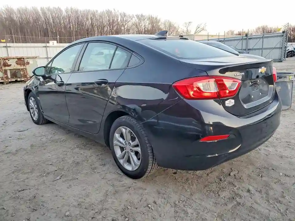 1G1BC5SM5K7149469 2019 CHEVROLET CRUZE-1