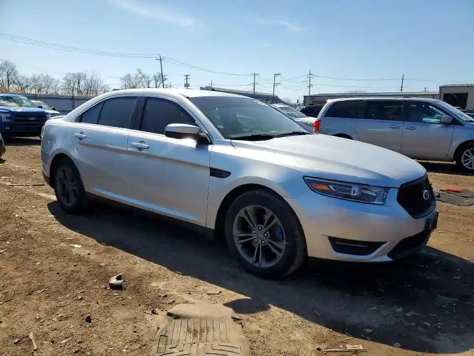 1FAHP2H85JG117401 2018 FORD TAURUS-3