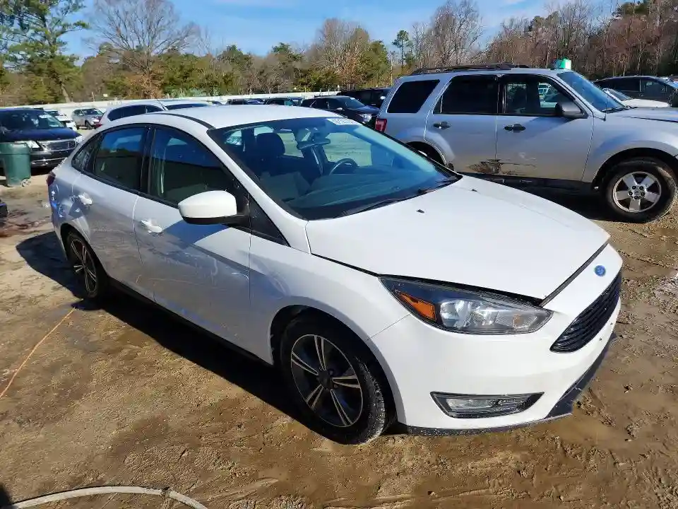 1FADP3FE8JL282167 2018 FORD FOCUS-3