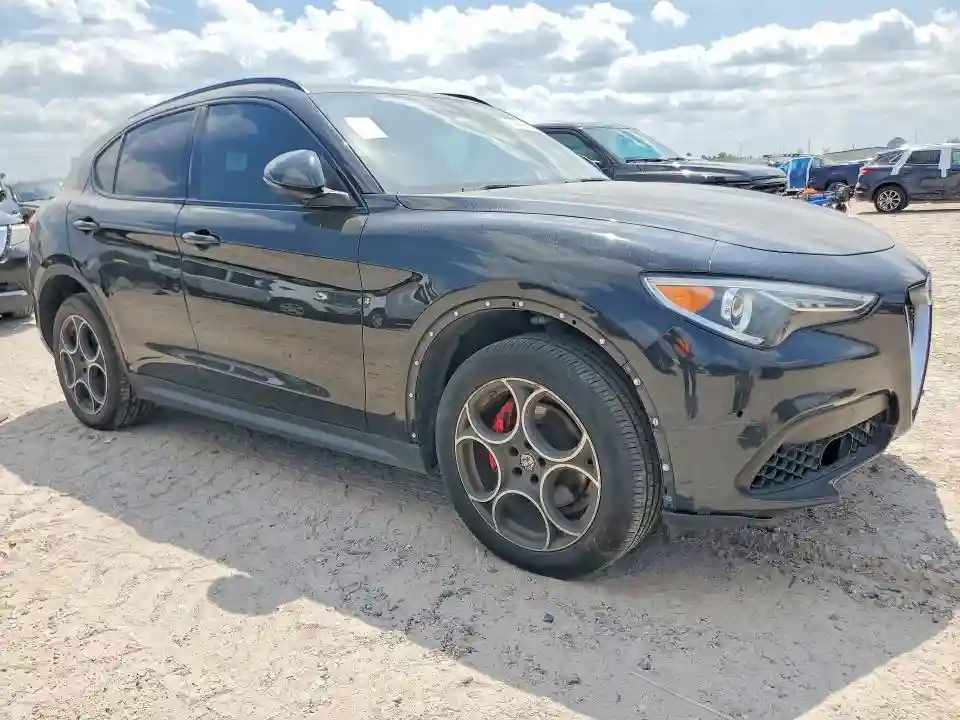 ZASFAKNN1J7B72951 2018 ALFA ROMEO STELVIO-3