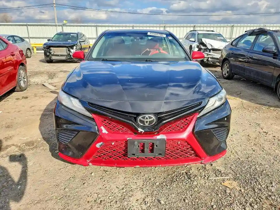 4T1B61HK2JU109942 2018 TOYOTA CAMRY-4