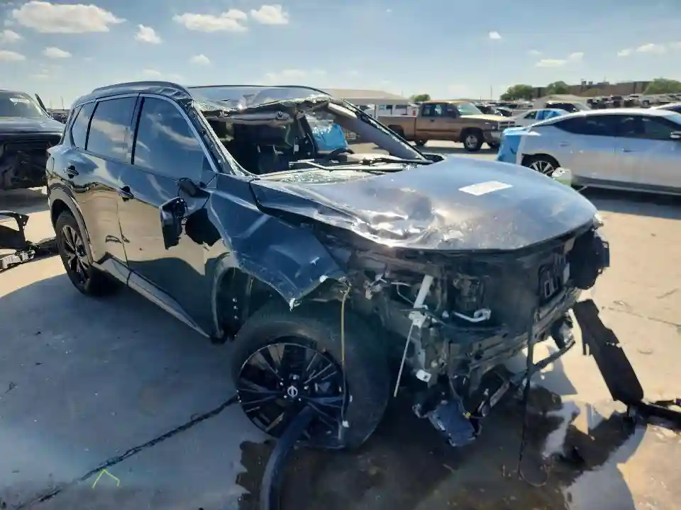 JN8BT3BA1PW003590 2023 NISSAN ROGUE-3