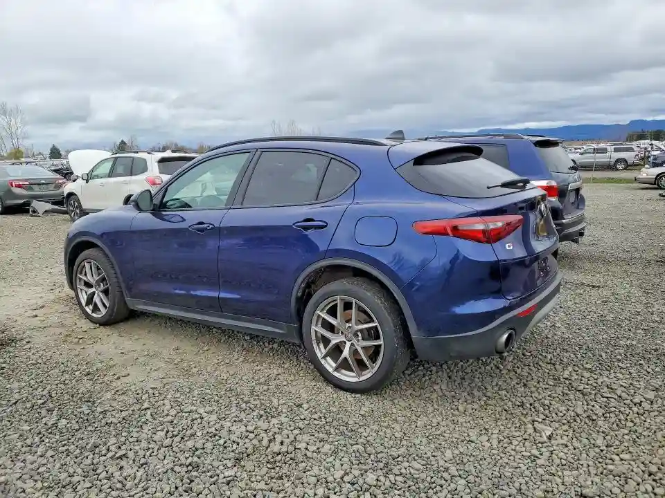 ZASFAKNN9J7B85530 2018 ALFA ROMEO STELVIO-1