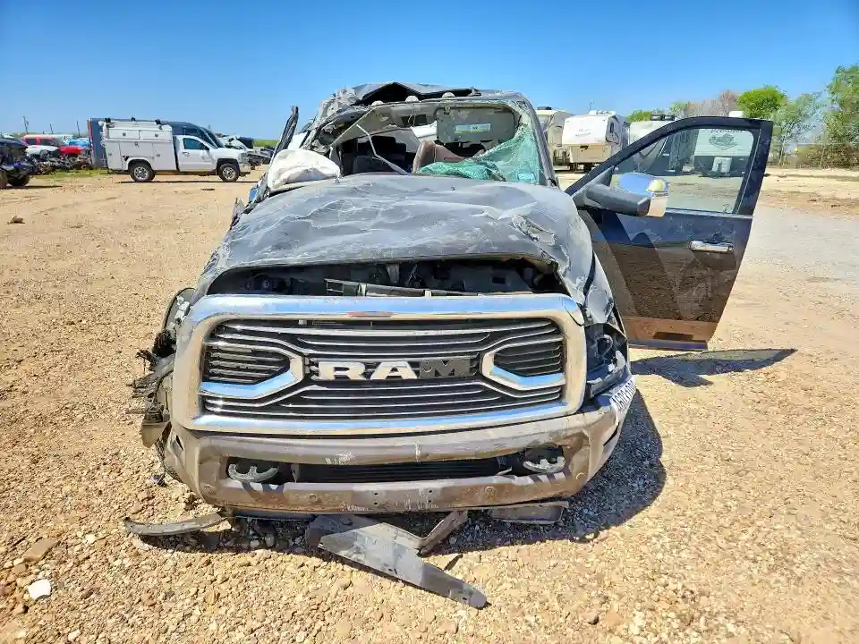 3C63R3KL7JG271198 2018 RAM 3500-4
