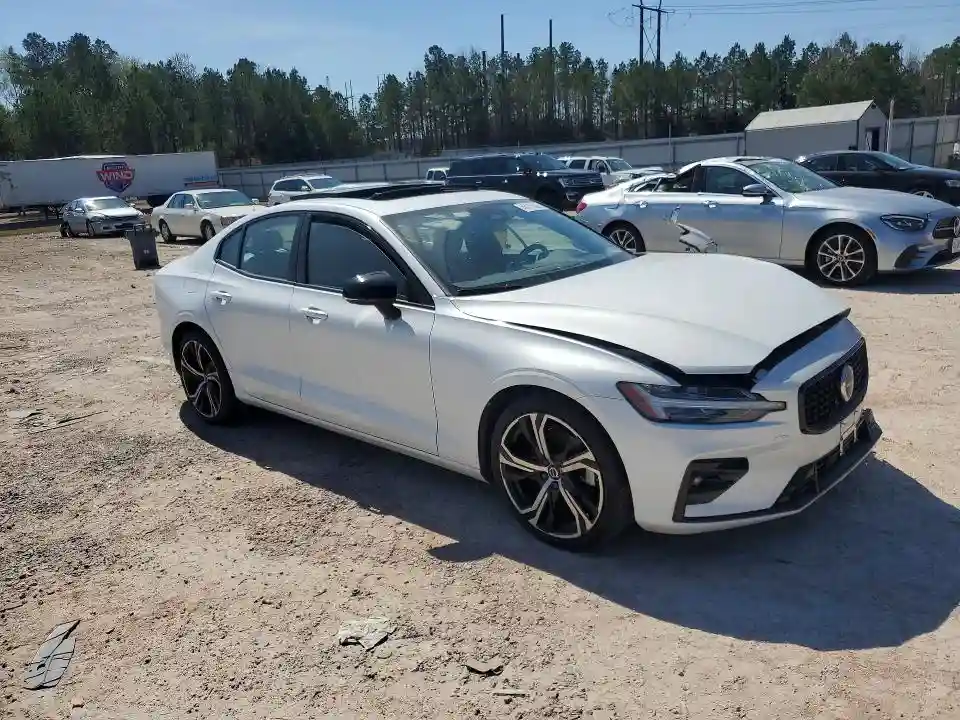 7JRL12TK9RG320281 2024 VOLVO S60 CORE-3