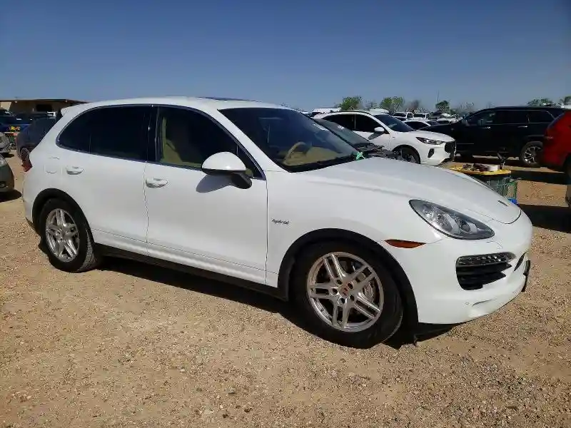 WP1AE2A25ELA50348 2014 PORSCHE CAYENNE-3