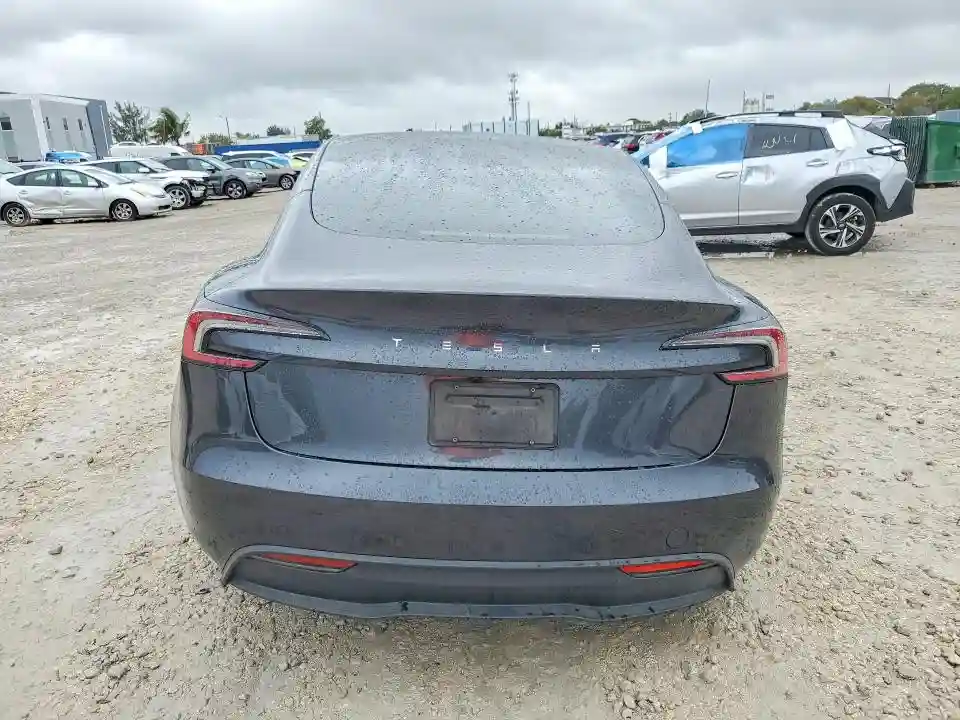 5YJ3E1EA1SF907124 2025 TESLA MODEL 3-5
