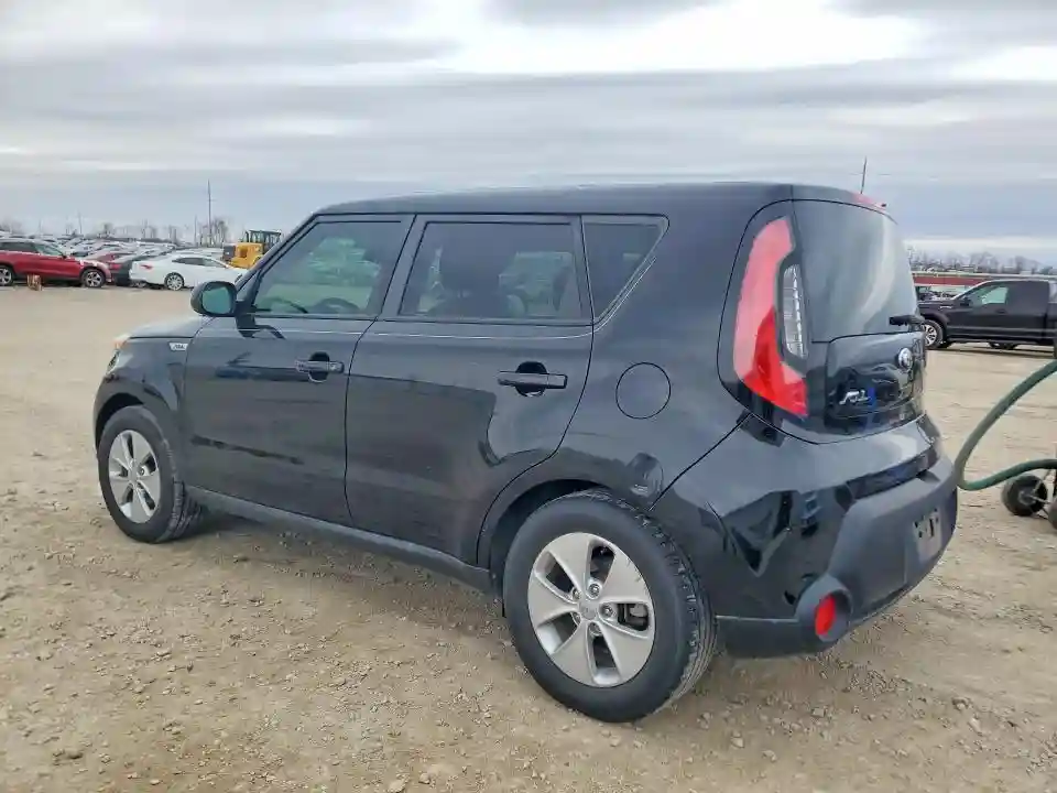 KNDJN2A26G7358335 2016 KIA SOUL-1