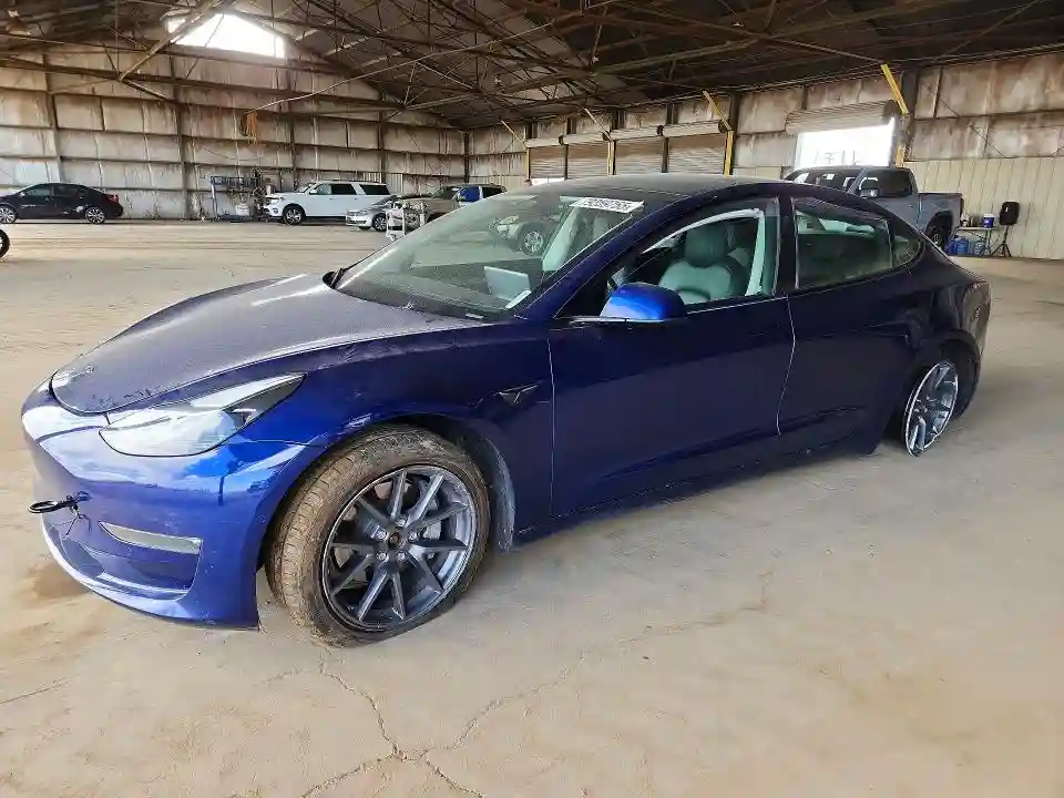 5YJ3E1EB8NF342769 2022 TESLA MODEL 3-0
