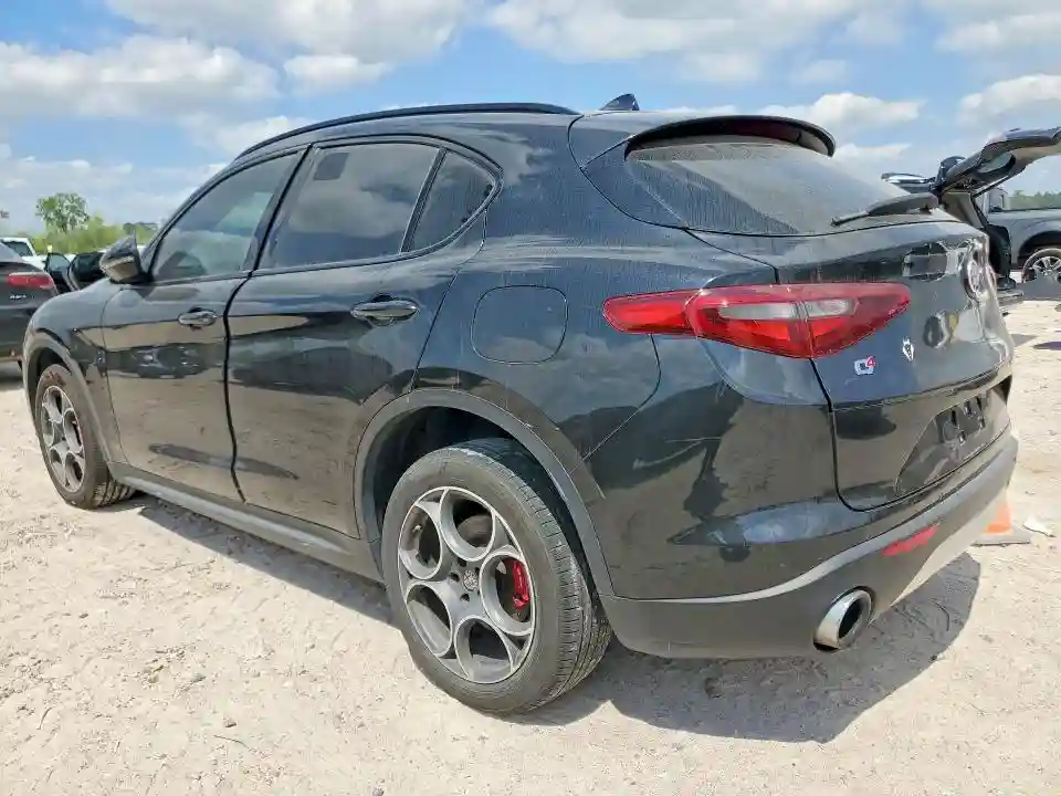 ZASFAKNN1J7B72951 2018 ALFA ROMEO STELVIO-1