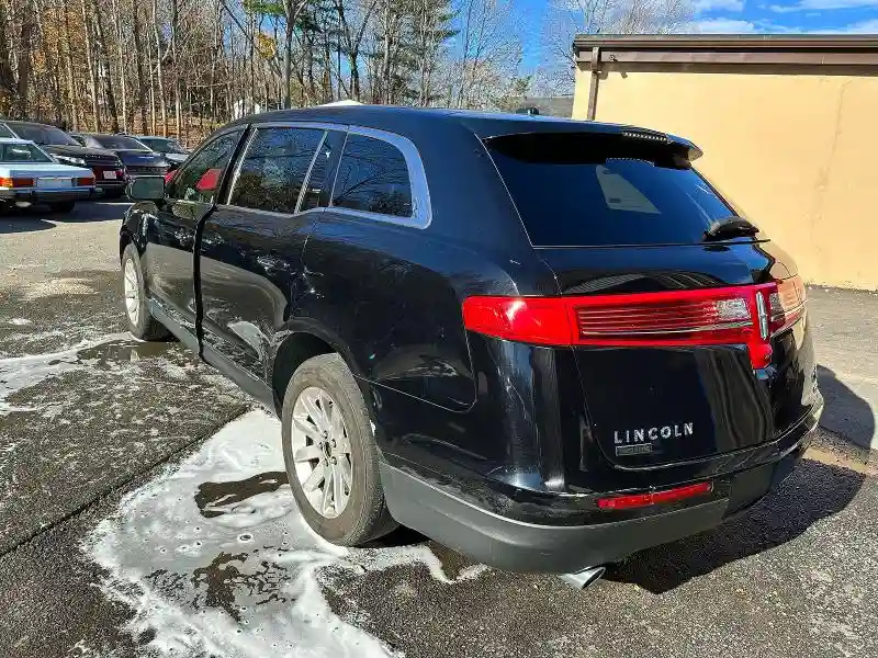 2LMHJ5NK6JBL02688 2018 LINCOLN TOWNHOUSE MKT-2