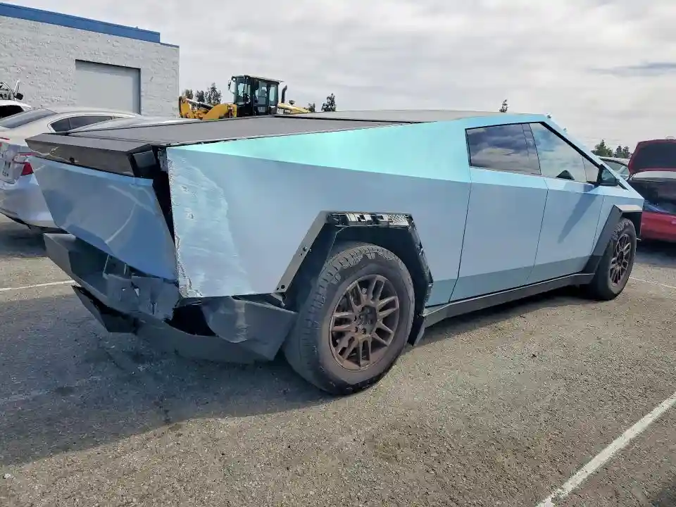 7G2CEHED0RA053444 2024 TESLA CYBERTRUCK-2