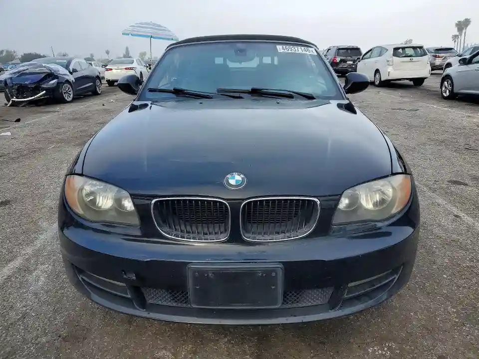 WBAUN1C58BVH83252 2011 BMW 1 SERIES-4