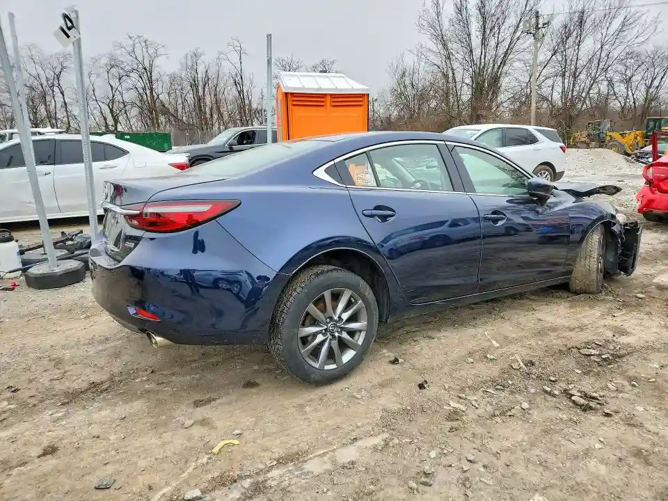 JM1GL1UM1J1313353 2018 MAZDA 6-2