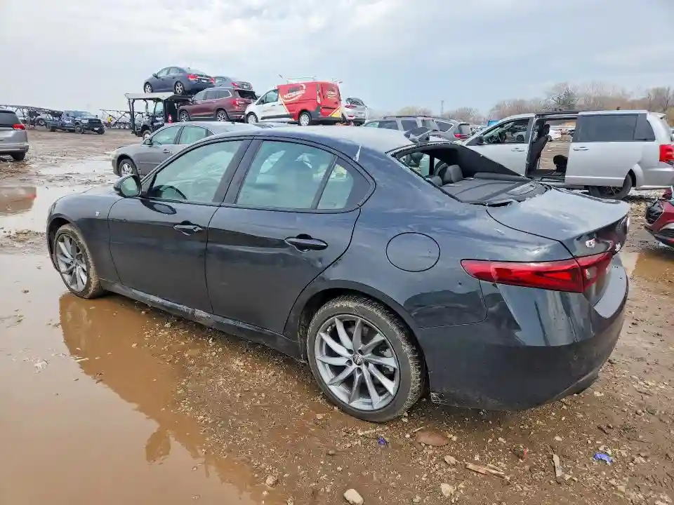 ZARFANBN1N7660520 2022 ALFA ROMEO GIULIA-1