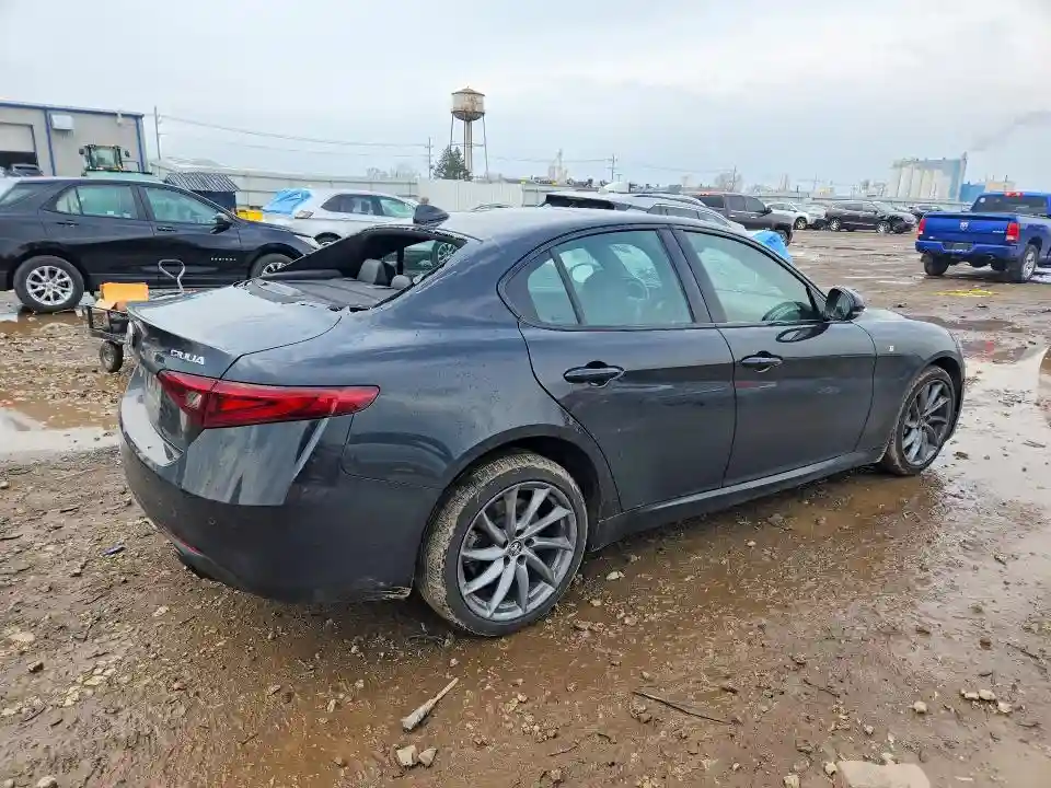 ZARFANBN1N7660520 2022 ALFA ROMEO GIULIA-2