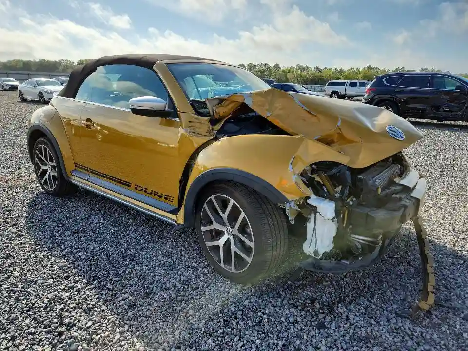3VWT17AT7HM808797 2017 VOLKSWAGEN BEETLE-3