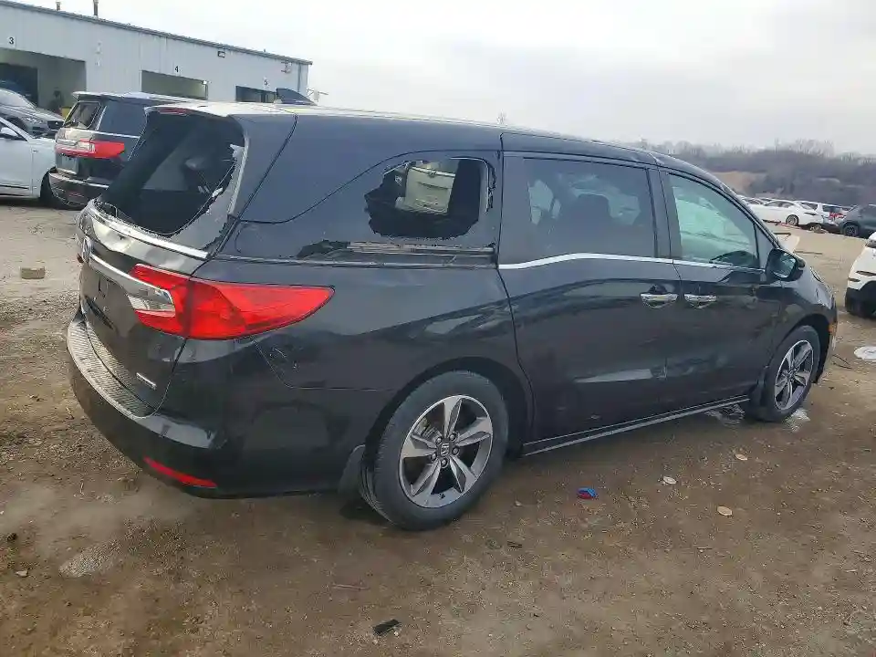 5FNRL6H82JB043656 2018 HONDA ODYSSEY-2