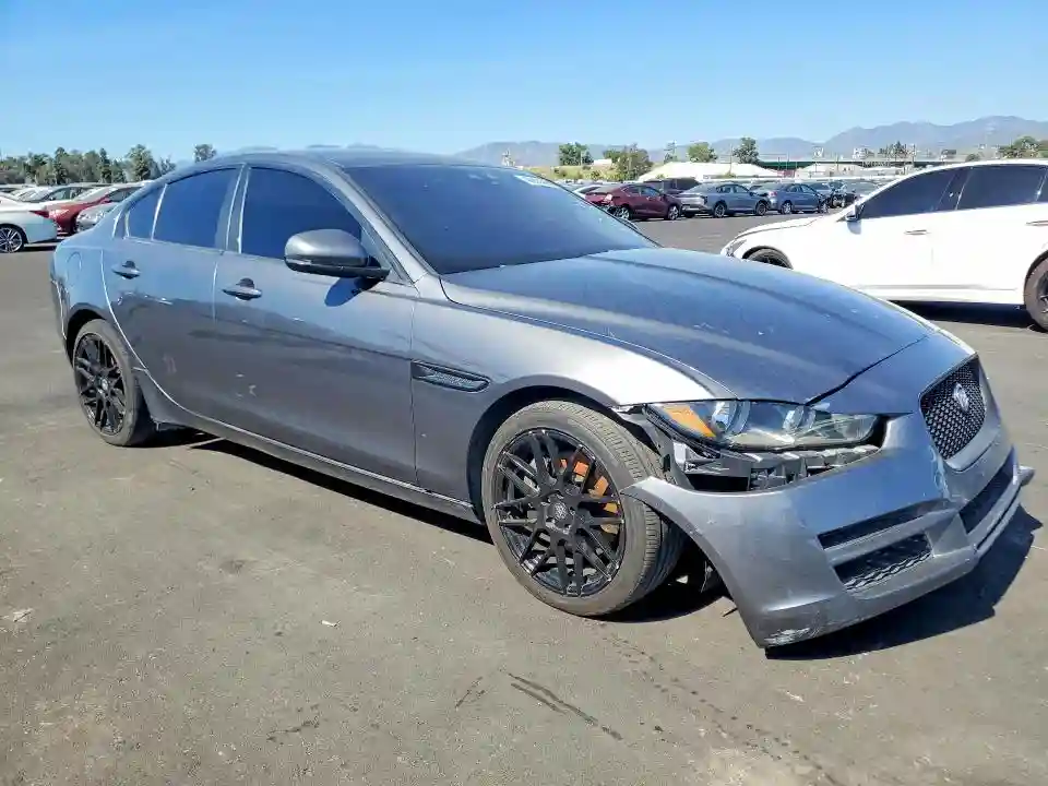 SAJAD4BG1HA965841 2017 JAGUAR XE-3
