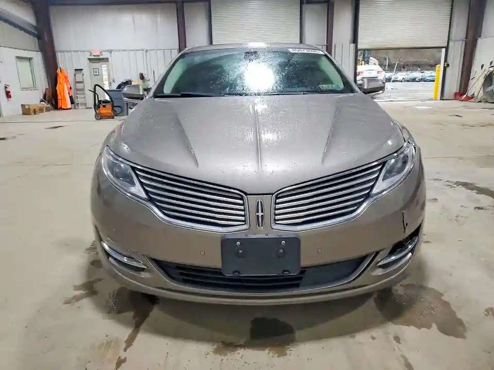 3LN6L2JK4GR626833 2016 LINCOLN MKZ-4