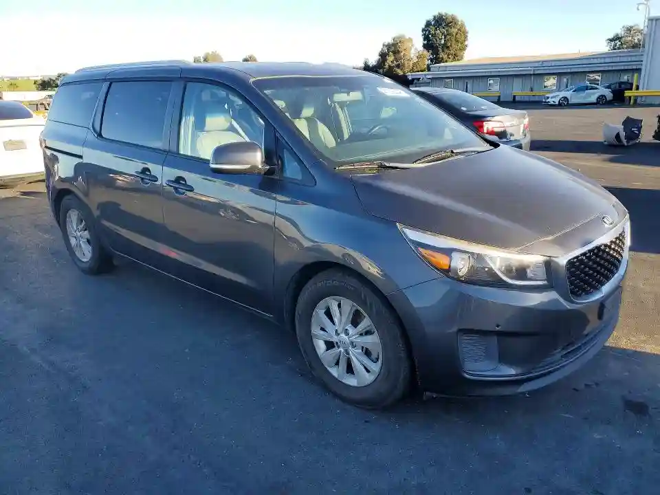 KNDMB5C1XH6244163 2017 KIA SEDONA-3