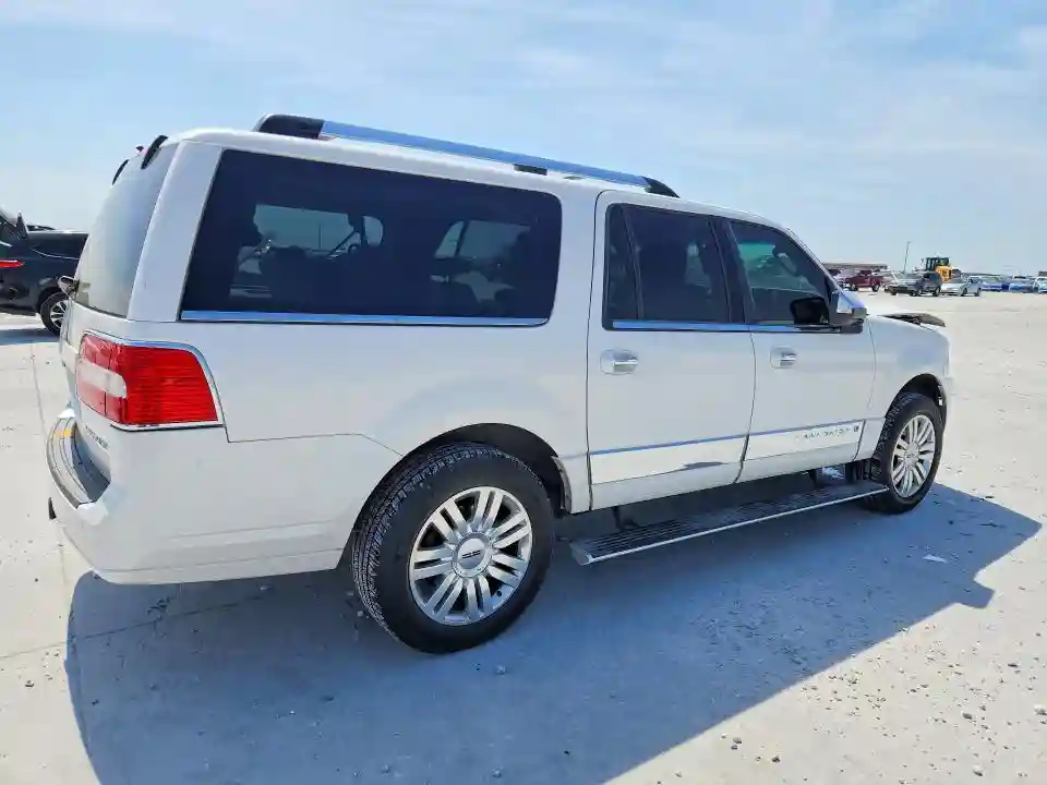 5LMJJ3J52EEL04706 2014 LINCOLN NAVIGATOR-2