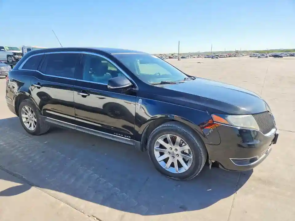 2LMHJ5NK5DBL54611 2013 LINCOLN TOWNHOUSE MKT-3