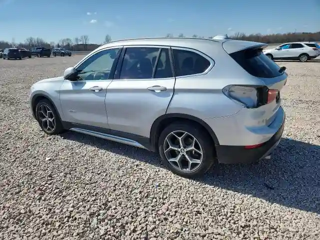WBXHT3C39J5F91084 2018 BMW X1-1