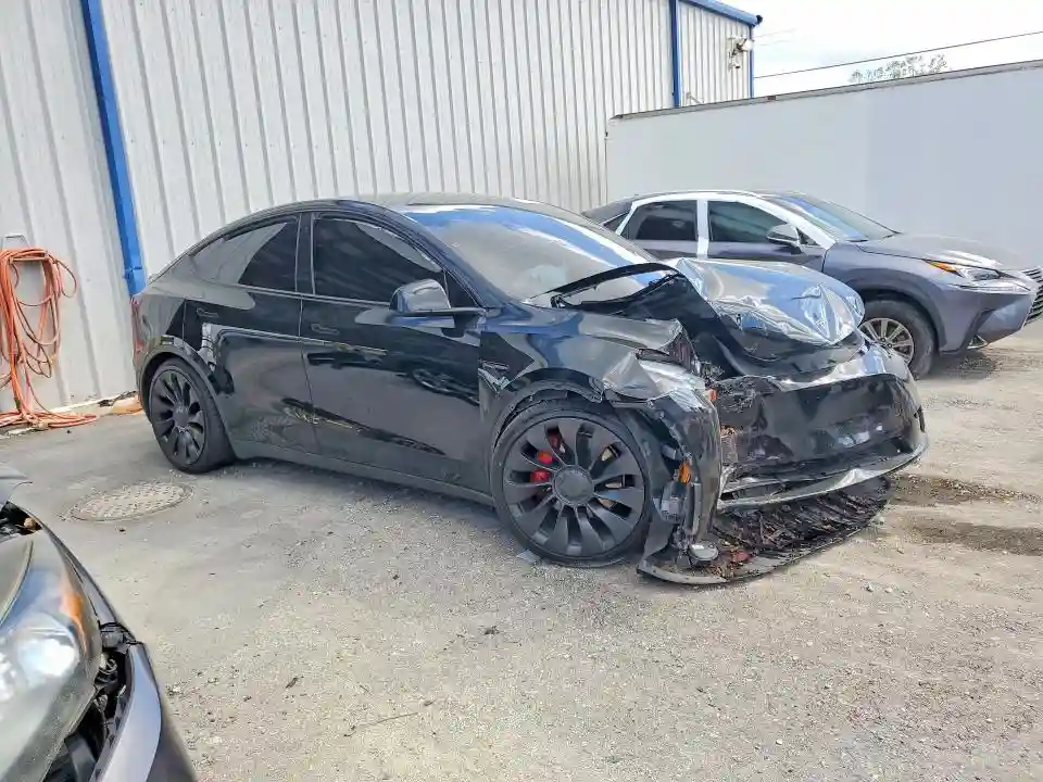 7SAYGDEF9NF463754 2022 TESLA MODEL Y-3