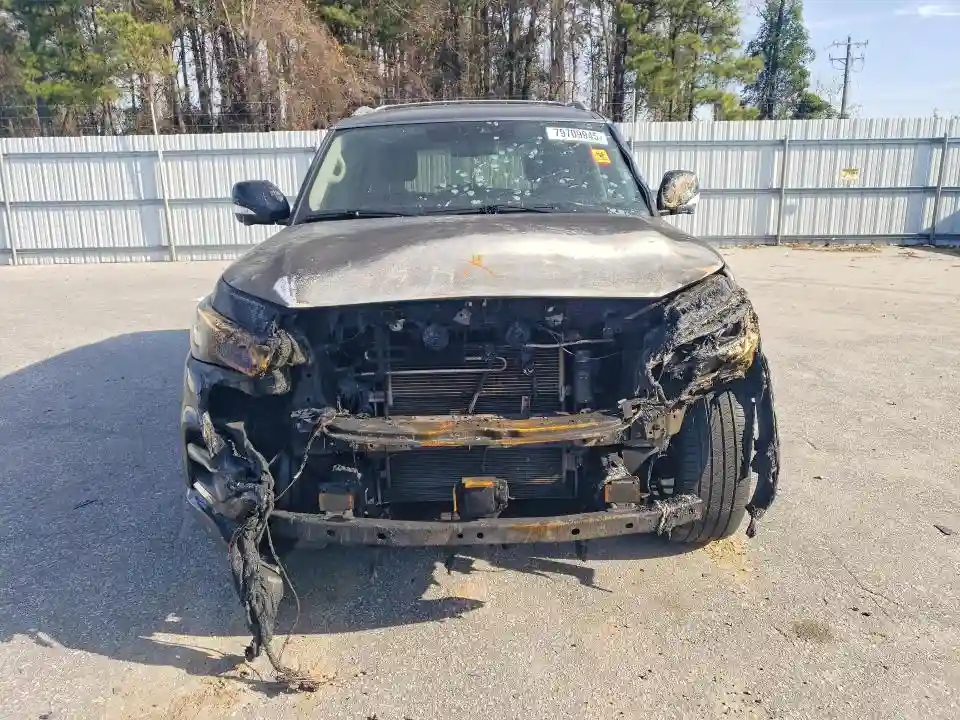JN8AZ2AF5M9720912 2021 INFINITI QX80-4