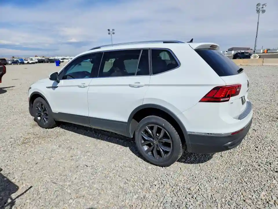3VV2B7AX4NM127606 2022 VOLKSWAGEN TIGUAN-1