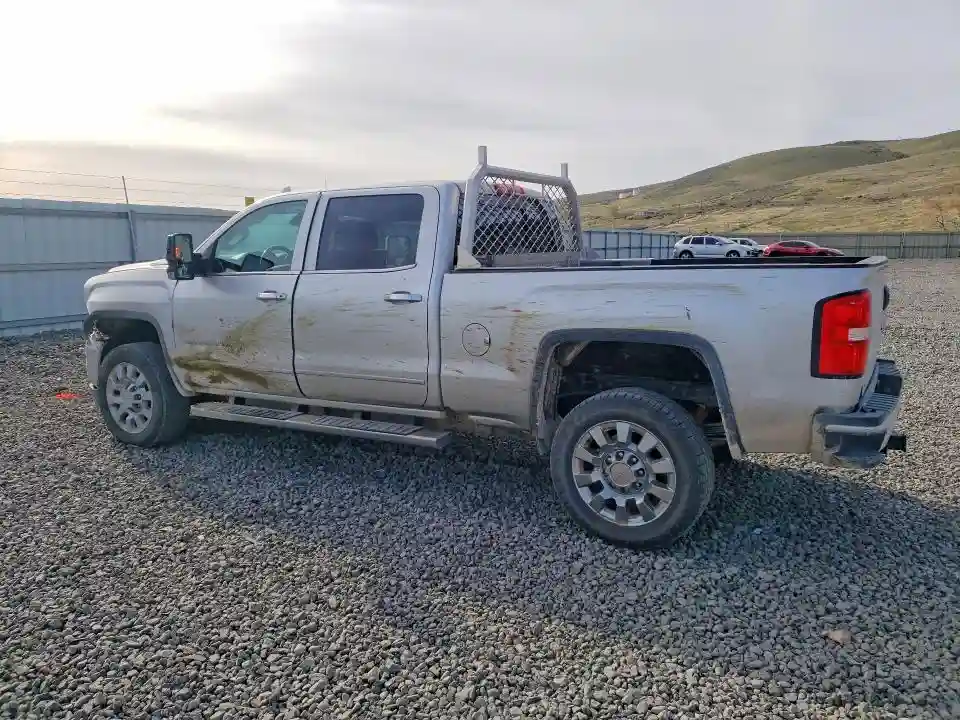 1GT12UEYXJF234245 2018 GMC SIERRA-1