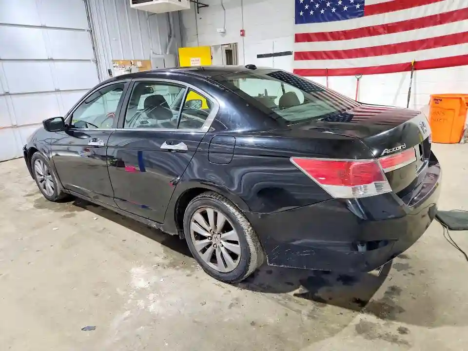 1HGCP3F89BA002612 2011 HOND ACCORD-1