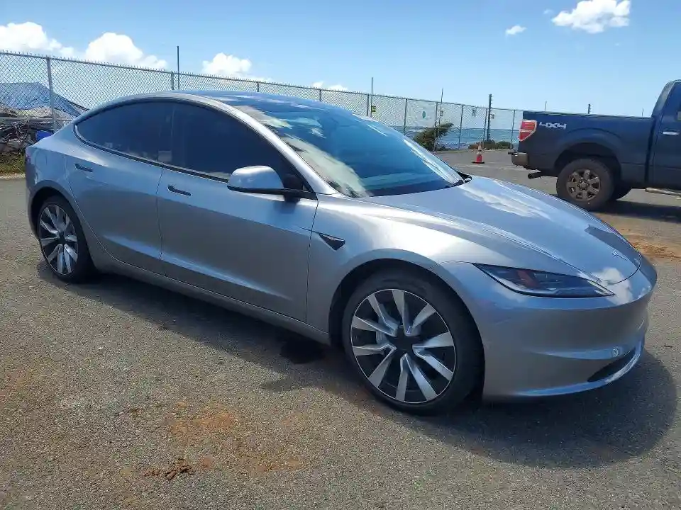 5YJ3E1EB0SF996757 2025 TESLA MODEL 3-3