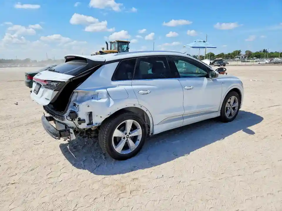 WA1KUBFZ7RP053839 2024 AUDI Q4 E-TRON-2
