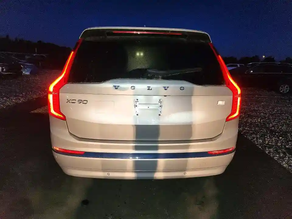 YV4H600N1P1937082 2023 VOLVO XC90-5