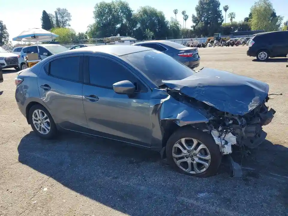3MYDLBYVXHY151323 2017 TOYOTA YARIS-3