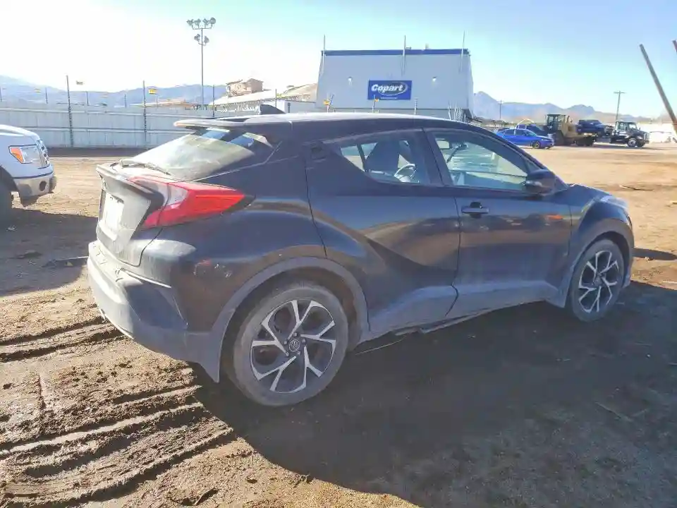 NMTKHMBX9JR022160 2018 TOYOTA C-HR-2
