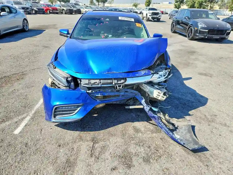 19XZE4F95KE008028 2019 HONDA INSIGHT T-4
