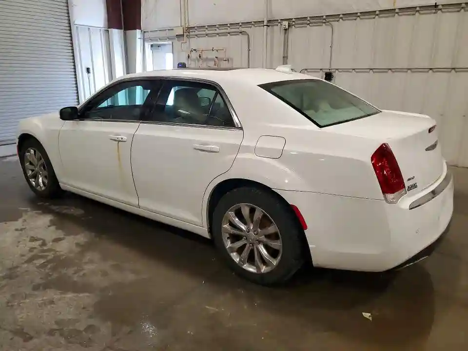 2C3CCARG3GH321437 2016 CHRYSLER 300-1