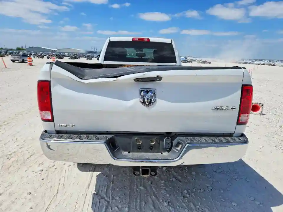3C6UR5HL4JG418293 2018 RAM 2500-5