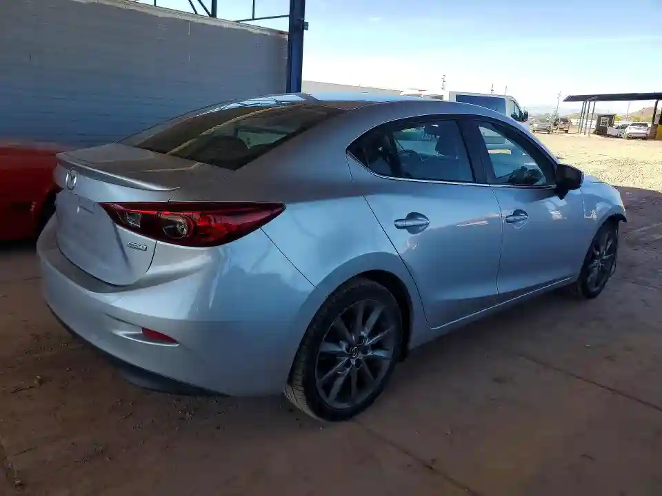 3MZBN1V30JM202755 2018 MAZDA 3-2