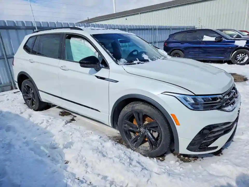 3VV8B7AX7RM012403 2024 VOLKSWAGEN TIGUAN-3