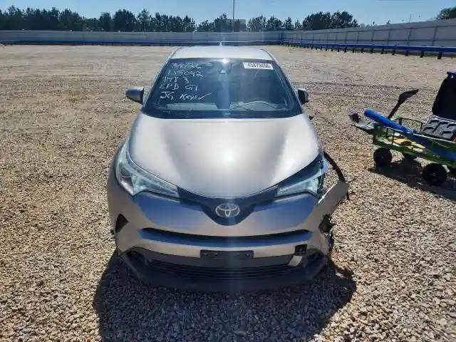 NMTKHMBX5JR001483 2018 TOYOTA C-HR-4