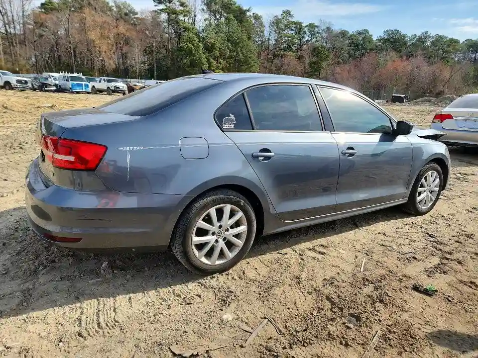 3VWD17AJ9FM275089 2015 VOLKSWAGEN JETTA-2
