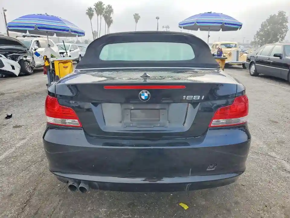 WBAUN1C58BVH83252 2011 BMW 1 SERIES-5